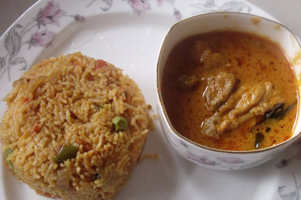 Chicken Fried Rice With Tomato Curry